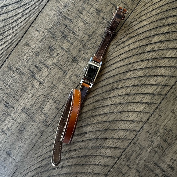 Women’s Coach Wrap-Around Wrist Watch - Picture 5 of 6